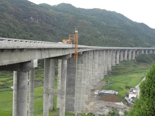 G312淠河特大橋開展結構加固檢修